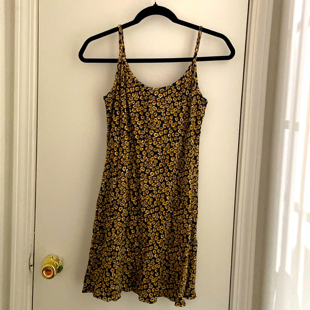 Tickets Timeless Clothing Sunflower strap dress